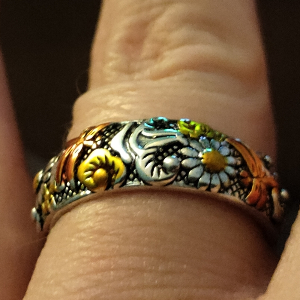 🌸NEW Colorful Floral Tritone Dragonfly Ring